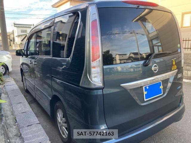 Nissan SERENA 2011-11 8231712-4