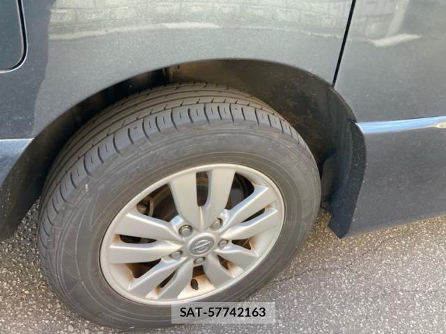 Nissan SERENA 2011-11 8231712-5