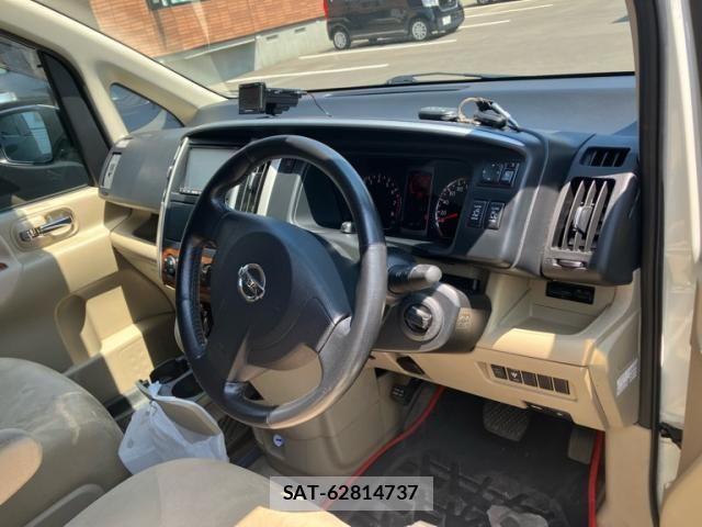 Nissan SERENA 2009-09 8231710-17
