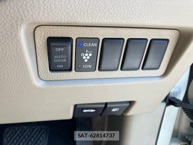 Nissan SERENA 2009-09 8231710-23