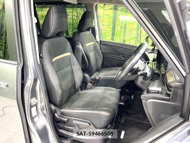 Nissan SERENA 2023-11 8246630-8