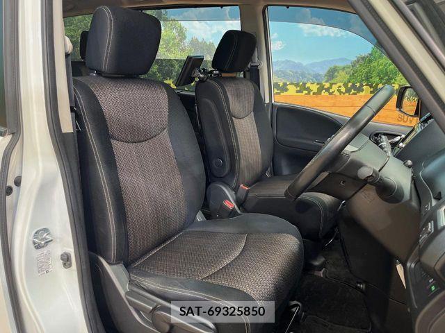 Nissan SERENA 2015-03 8246633-9