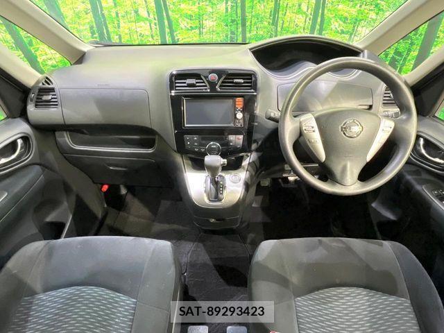 Nissan SERENA 2015-12 8246635-1