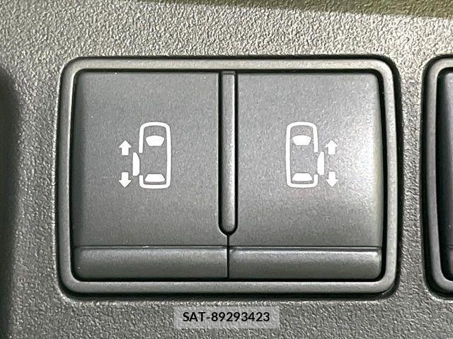 Nissan SERENA 2015-12 8246635-4