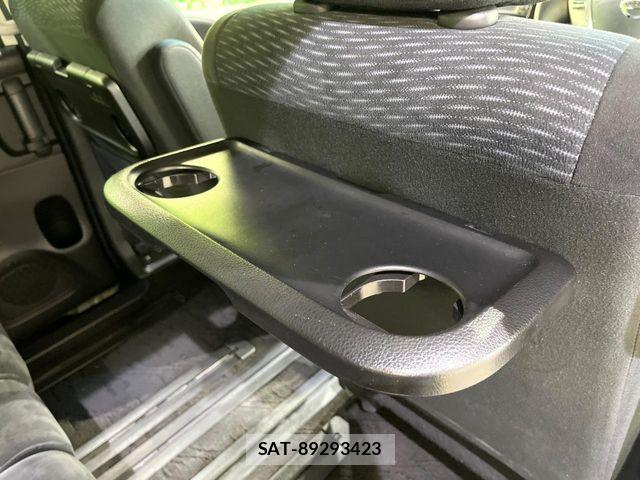 Nissan SERENA 2015-12 8246635-6