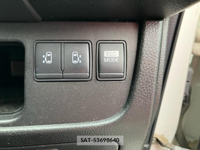 Nissan SERENA 2011-10 8368606-23