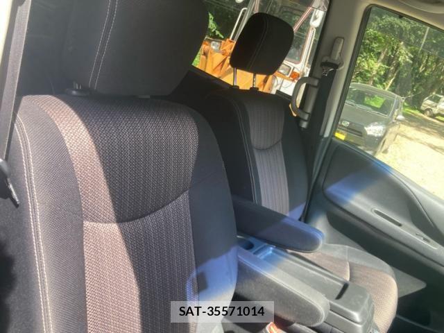 Nissan SERENA 2014-07 8368608-13