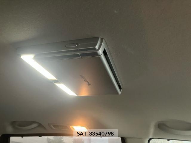 Nissan SERENA 2012-08 8368604-21