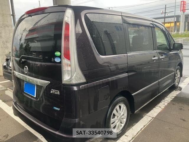 Nissan SERENA 2012-08 8368604-5