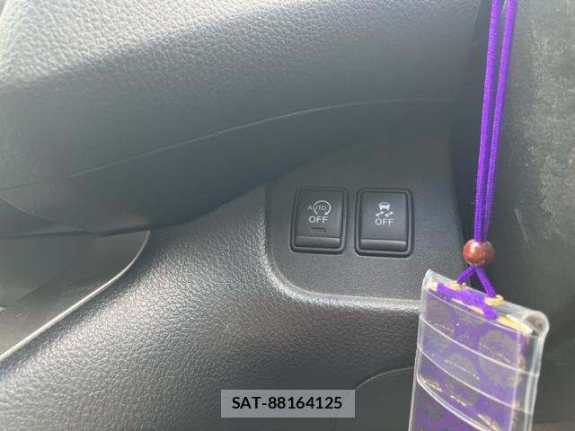 Nissan SERENA 2014-03 8372164-21