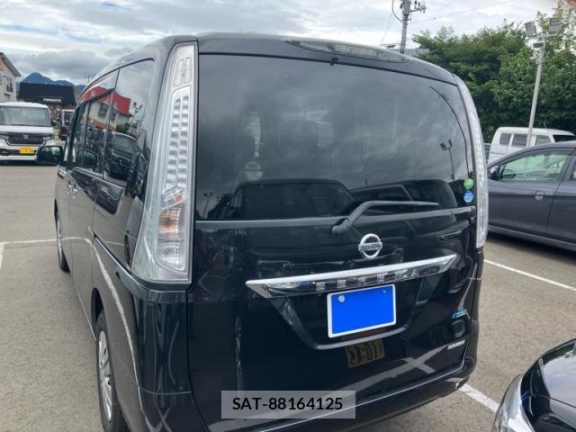 Nissan SERENA 2014-03 8372164-3