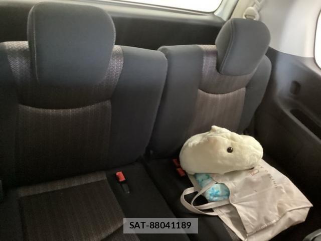 Nissan SERENA 2014-07 8414876-9