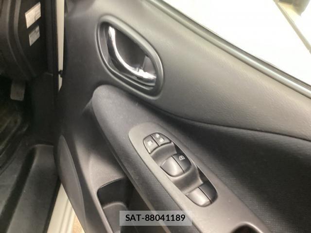 Nissan SERENA 2014-07 8414876-11