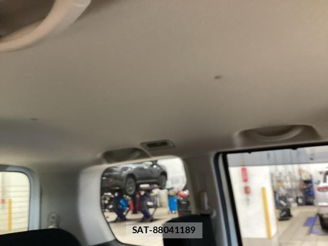 Nissan SERENA 2014-07 8414876-7