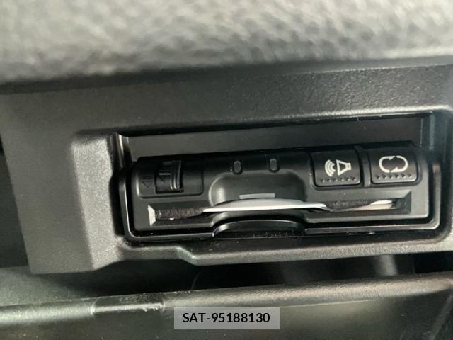Nissan SERENA 2015-09 8438844-17