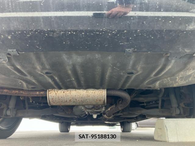 Nissan SERENA 2015-09 8438844-3
