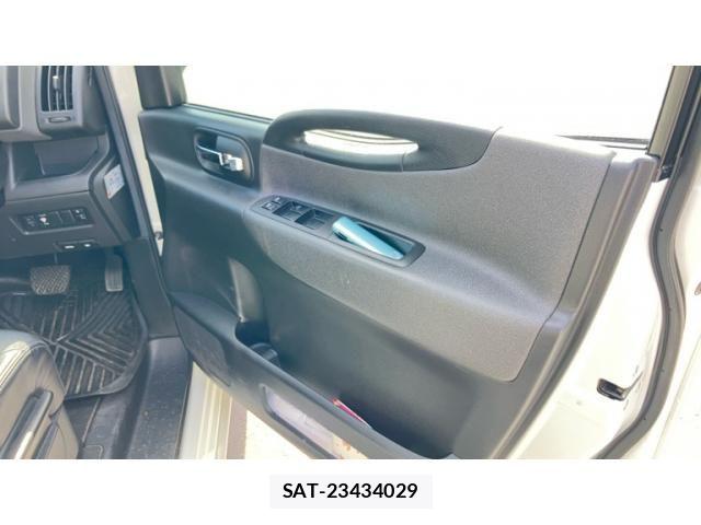 Nissan SERENA 2005-08 8458385-12