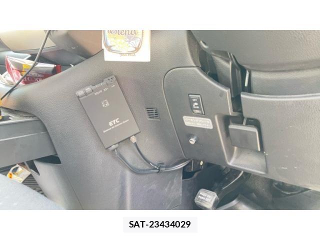 Nissan SERENA 2005-08 8458385-15