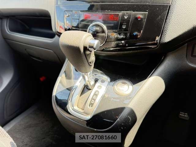 Nissan SERENA 2013-07 8527264-26