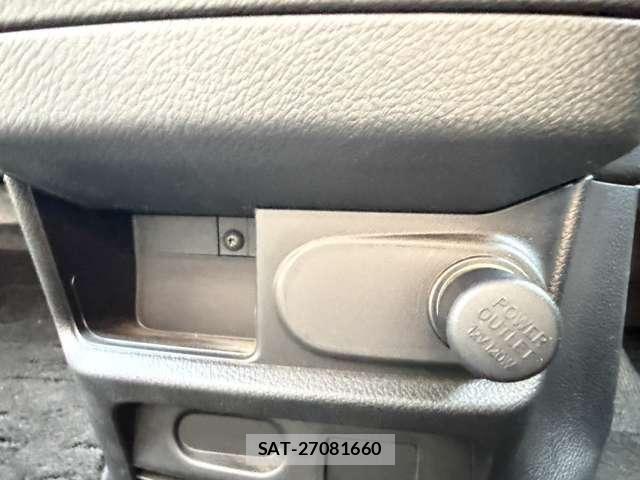Nissan SERENA 2013-07 8527264-29