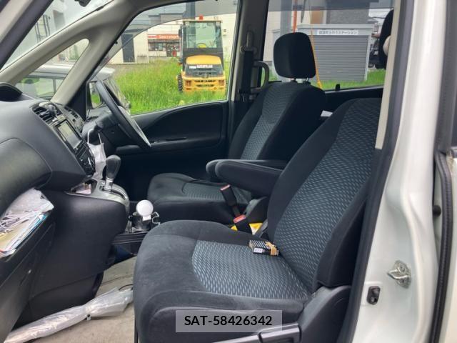 Nissan SERENA 2013-09 8527263-24