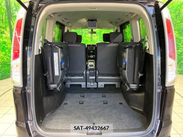 Nissan SERENA 2011-01 8563504-12