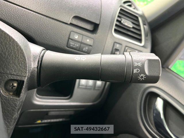 Nissan SERENA 2011-01 8563504-8