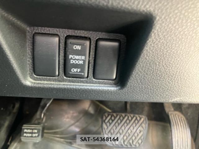 Nissan SERENA 2012-05 8628817-16