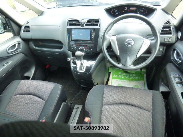 Nissan SERENA 2012-04 8628816-1