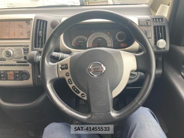 Nissan SERENA 2007-06 8661476-18