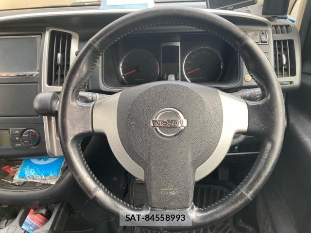 Nissan SERENA 2010-08 8666881-21