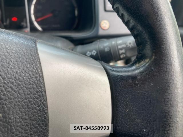 Nissan SERENA 2010-08 8666881-23