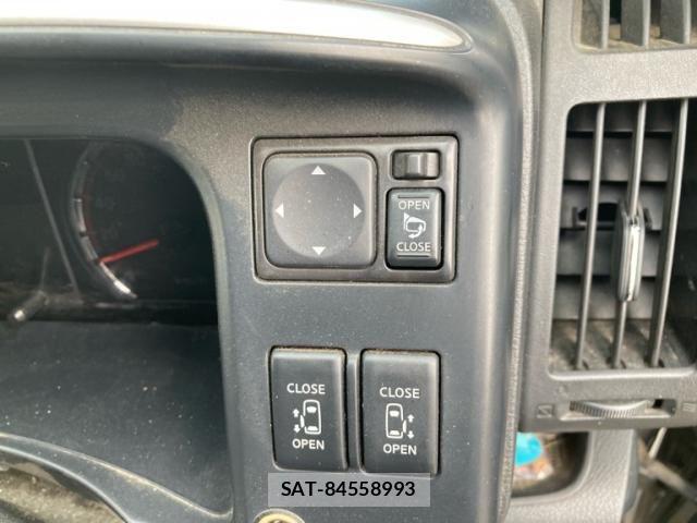 Nissan SERENA 2010-08 8666881-28