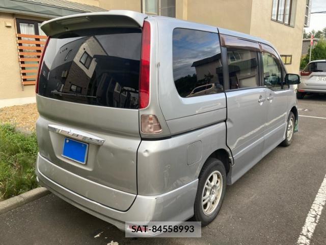 Nissan SERENA 2010-08 8666881-8