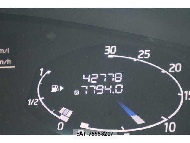 Nissan SERENA 2014-02 8661471-3