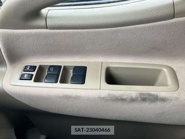 Nissan SERENA 2010-08 8661477-8