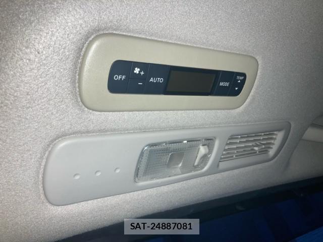 Nissan SERENA 2013-10 8745757-24