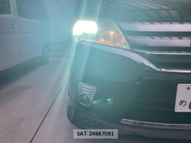 Nissan SERENA 2013-10 8745757-26