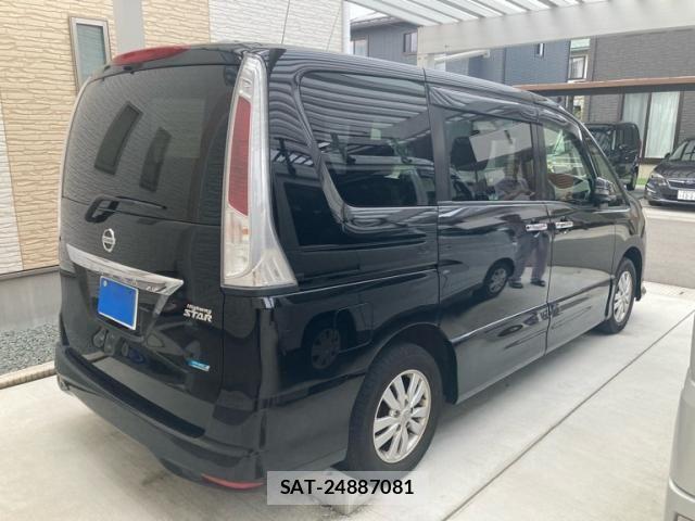 Nissan SERENA 2013-10 8745757-2