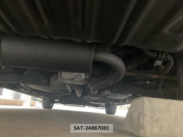Nissan SERENA 2013-10 8745757-5