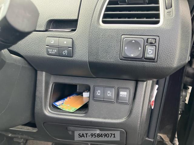 Nissan SERENA 2014-01 8745759-13