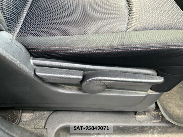 Nissan SERENA 2014-01 8745759-14