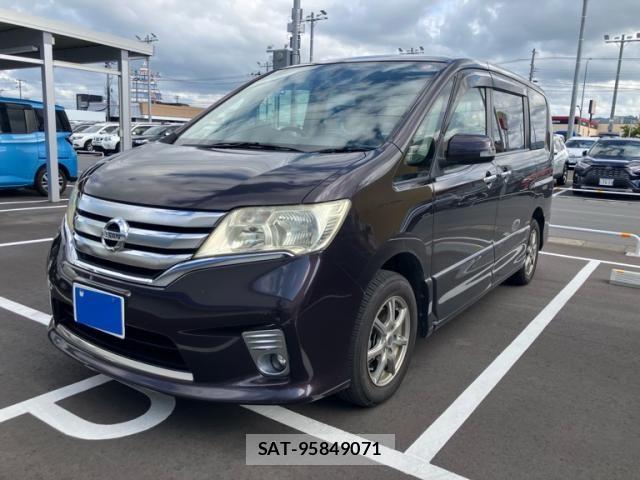 Nissan SERENA 2014-01 8745759-1