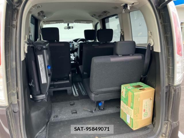 Nissan SERENA 2014-01 8745759-19