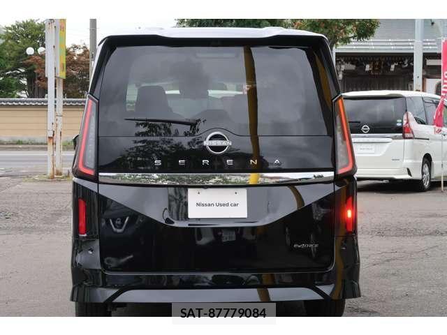 Nissan SERENA 2026-03 8781972-18