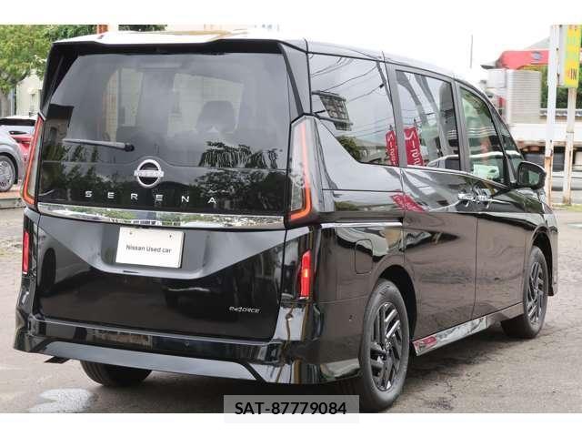 Nissan SERENA 2026-03 8781972-1