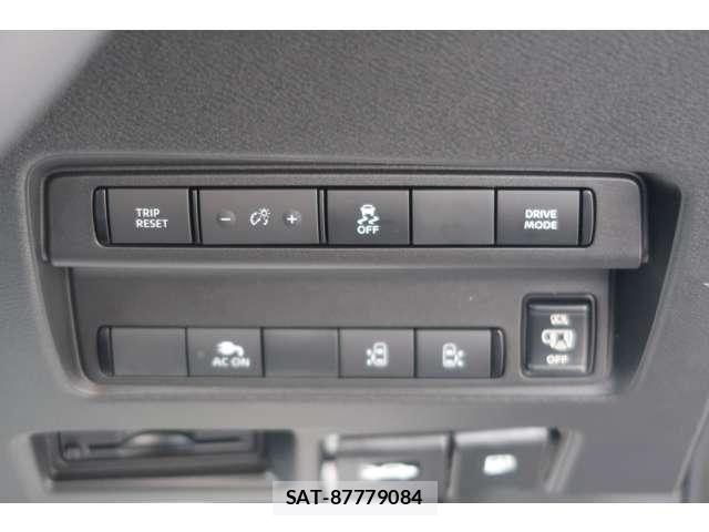 Nissan SERENA 2026-03 8781972-6