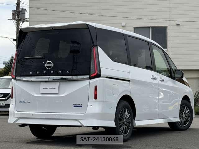Nissan SERENA 2026-03 8781971-1