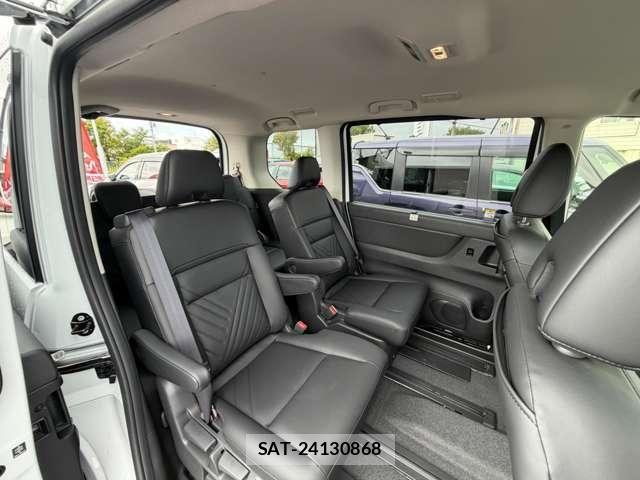 Nissan SERENA 2026-03 8781971-3