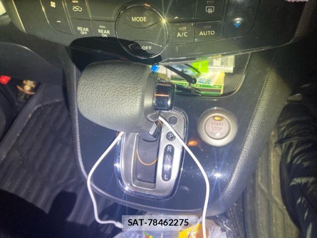 Nissan SERENA 2013-02 8797423-24